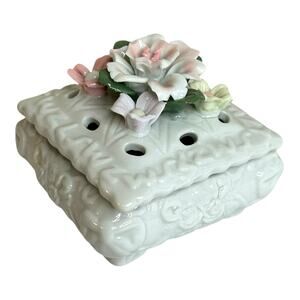 Vintage White 3D Floral Relief Design Porcelain Trinket Box Vanity Decor